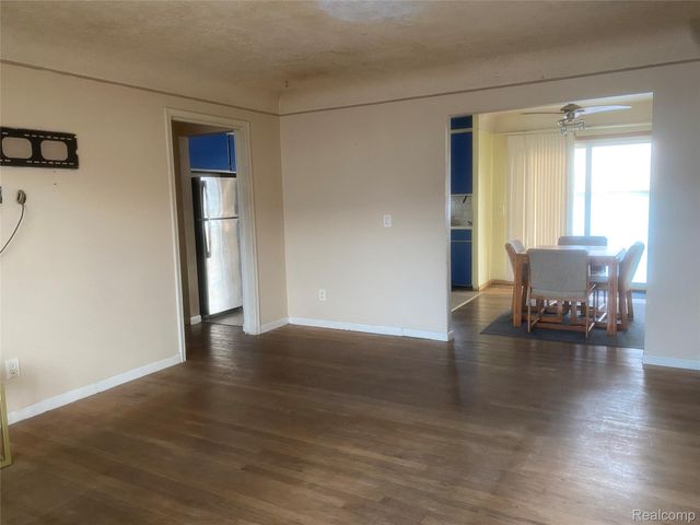 16646 Roberts Street, Roseville, MI 48066