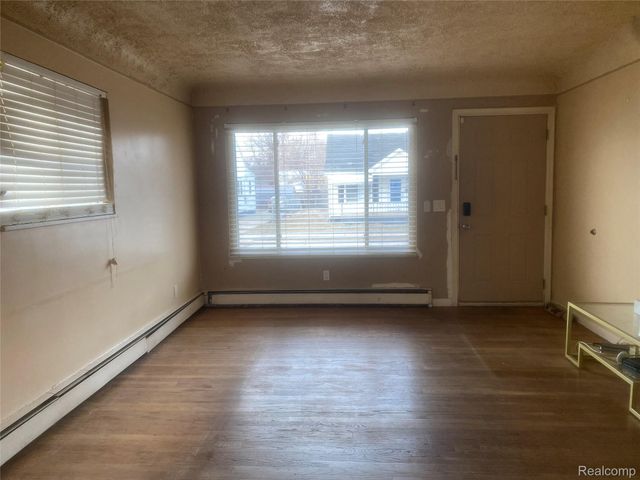 16646 Roberts Street, Roseville, MI 48066