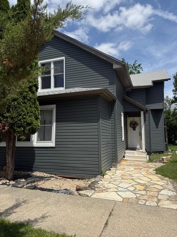204 Iowa Avenue, Joliet, IL 60433