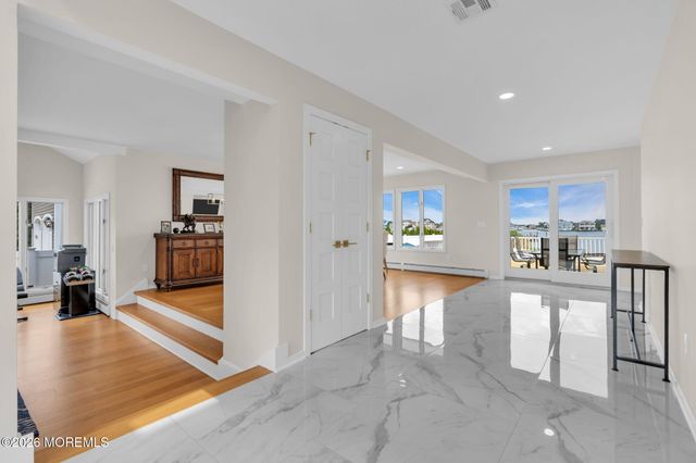 356 Aldo Drive, Toms River, NJ 08755