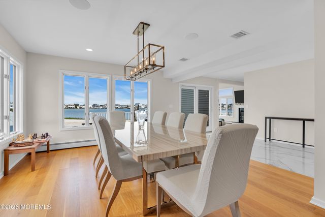 356 Aldo Drive, Toms River, NJ 08755