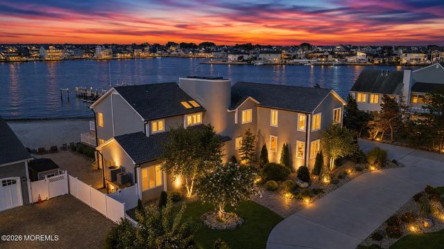 356 Aldo Drive, Toms River, NJ 08755