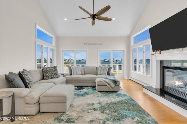 356 Aldo Drive, Toms River, NJ 08755
