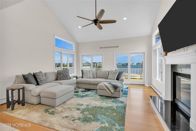 356 Aldo Drive, Toms River, NJ 08755