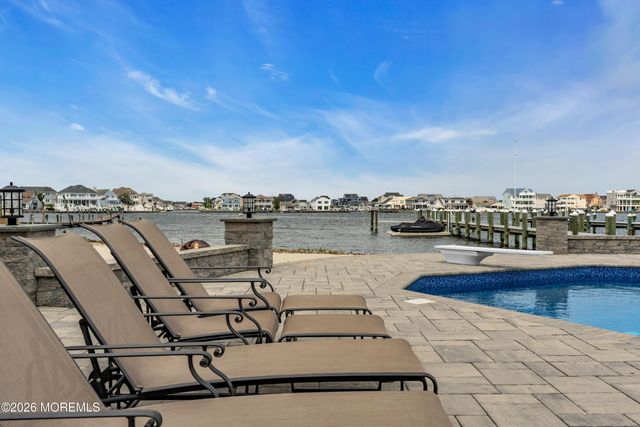 356 Aldo Drive, Toms River, NJ 08755