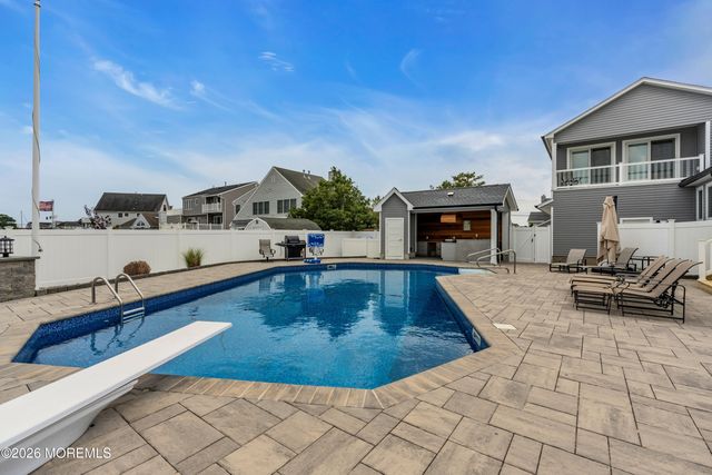 356 Aldo Drive, Toms River, NJ 08755