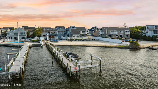356 Aldo Drive, Toms River, NJ 08755