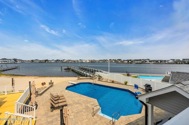 356 Aldo Drive, Toms River, NJ 08755