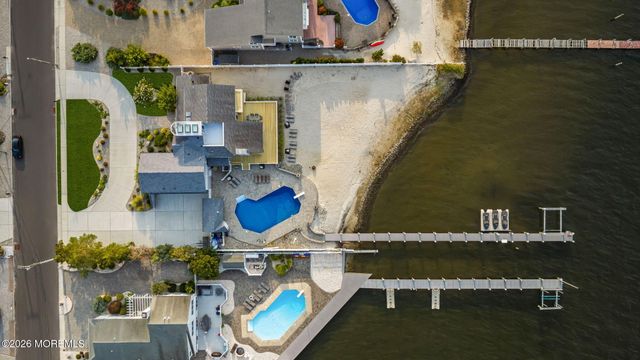 356 Aldo Drive, Toms River, NJ 08755