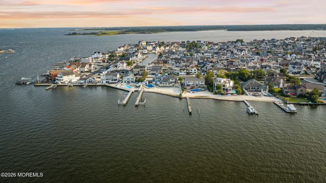 356 Aldo Drive, Toms River, NJ 08755