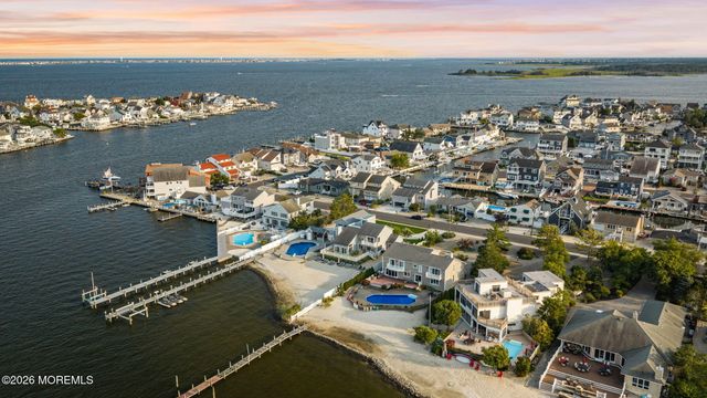 356 Aldo Drive, Toms River, NJ 08755