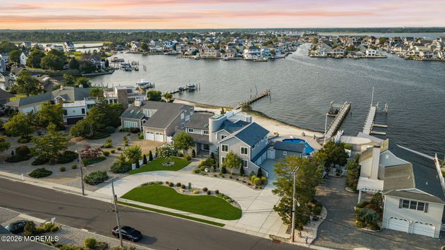 356 Aldo Drive, Toms River, NJ 08755