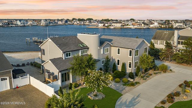 356 Aldo Drive, Toms River, NJ 08755