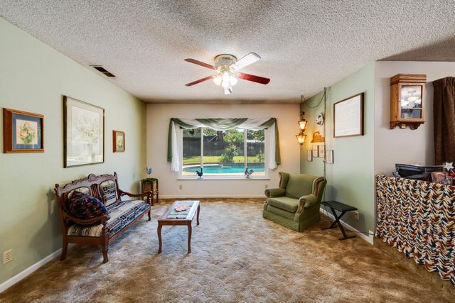 5765 Hoffman Ln, Fair Oaks, CA 95628