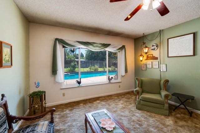 5765 Hoffman Ln, Fair Oaks, CA 95628