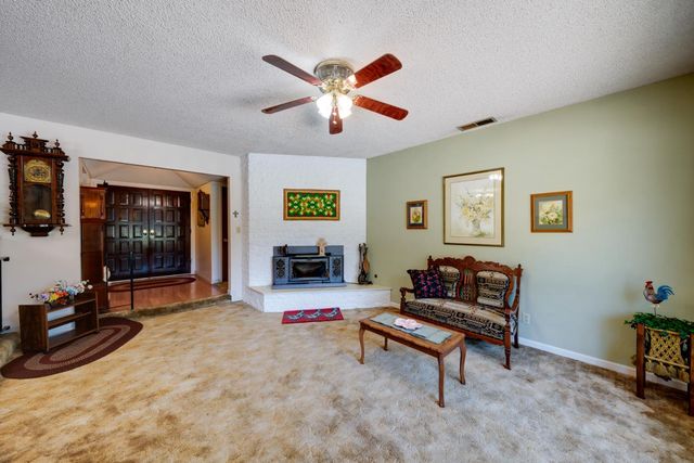 5765 Hoffman Ln, Fair Oaks, CA 95628
