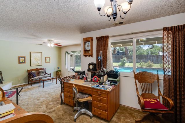 5765 Hoffman Ln, Fair Oaks, CA 95628