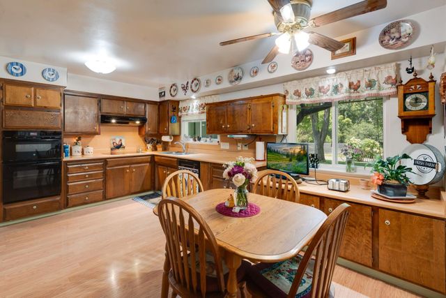 5765 Hoffman Ln, Fair Oaks, CA 95628