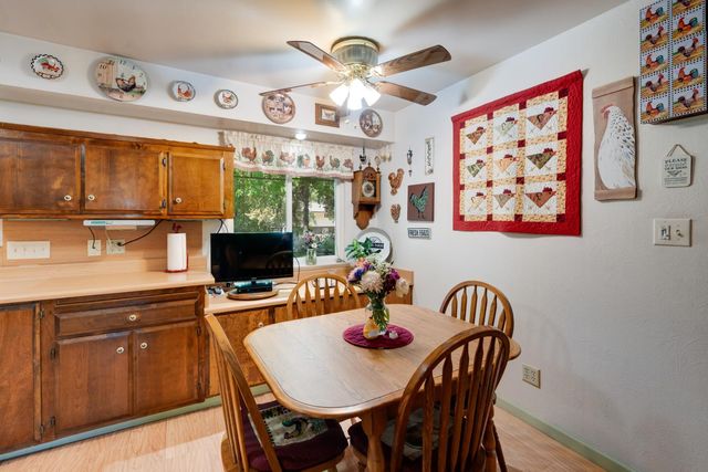 5765 Hoffman Ln, Fair Oaks, CA 95628