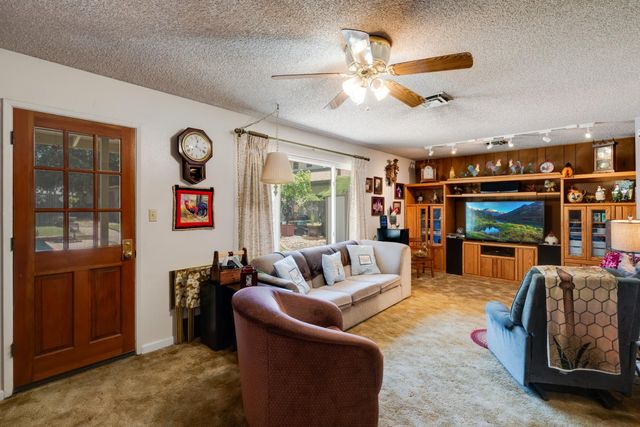 5765 Hoffman Ln, Fair Oaks, CA 95628