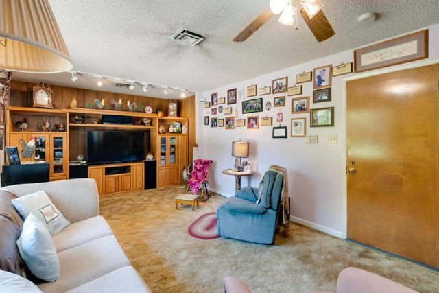 5765 Hoffman Ln, Fair Oaks, CA 95628