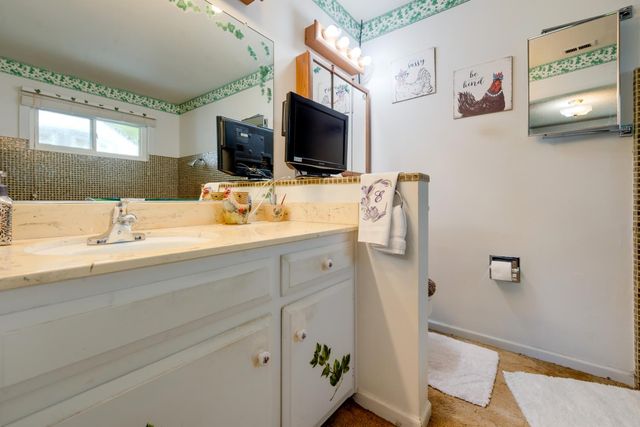 5765 Hoffman Ln, Fair Oaks, CA 95628
