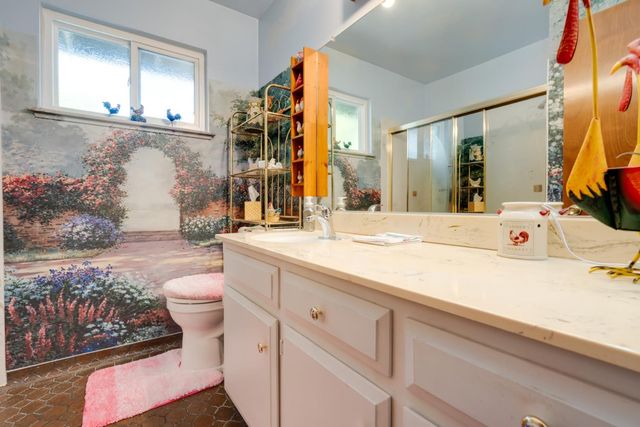 5765 Hoffman Ln, Fair Oaks, CA 95628