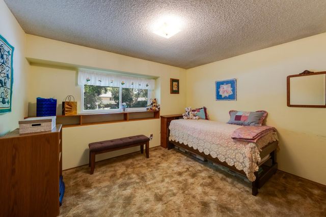 5765 Hoffman Ln, Fair Oaks, CA 95628