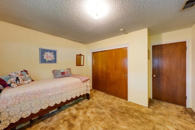 5765 Hoffman Ln, Fair Oaks, CA 95628
