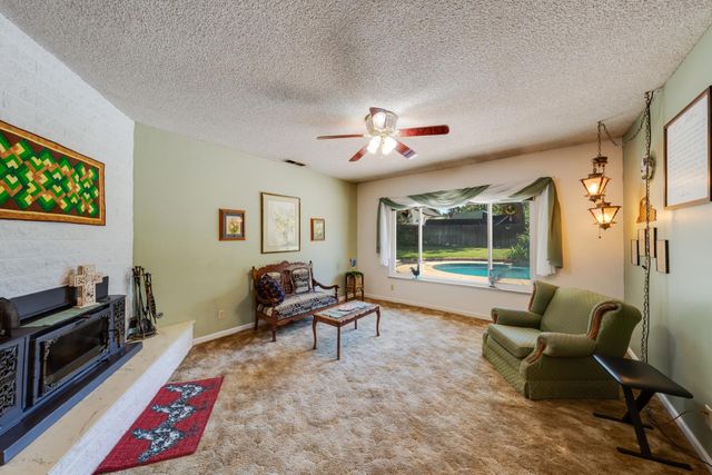 5765 Hoffman Ln, Fair Oaks, CA 95628