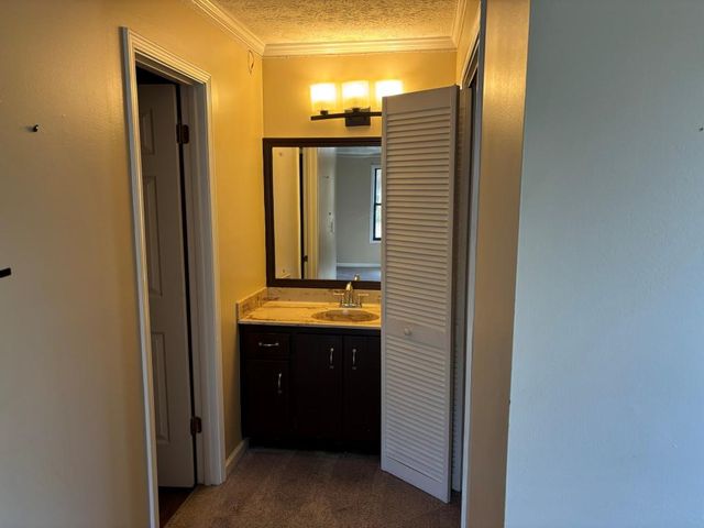 136 Creekview Drive, Woodstock, GA 30188