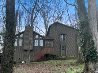 136 Creekview Drive, Woodstock, GA 30188