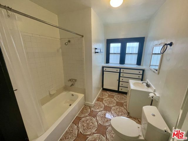 737 N HARVARD Boulevard 737, Los Angeles, CA 90029