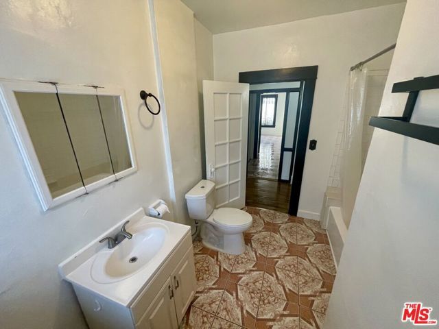 737 N HARVARD Boulevard 737, Los Angeles, CA 90029