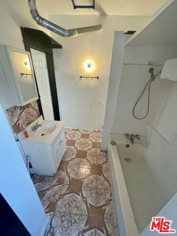 737 N HARVARD Boulevard 737, Los Angeles, CA 90029