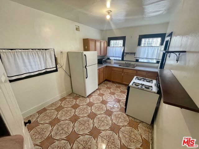 737 N HARVARD Boulevard 737, Los Angeles, CA 90029