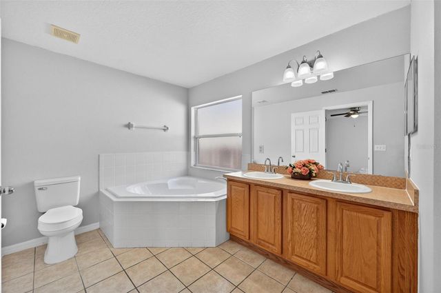 2041 NEWTOWN ROAD, Groveland, FL 34736