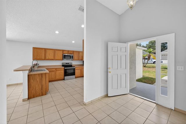 2041 NEWTOWN ROAD, Groveland, FL 34736