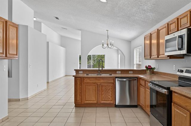 2041 NEWTOWN ROAD, Groveland, FL 34736
