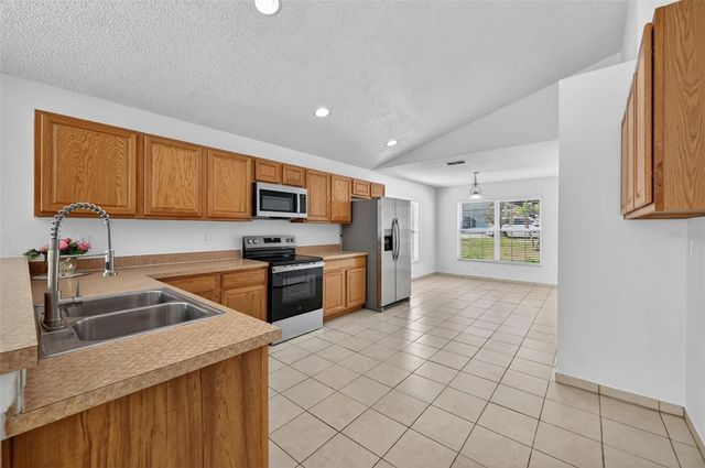 2041 NEWTOWN ROAD, Groveland, FL 34736