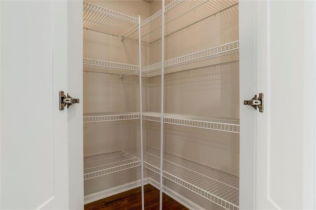 2301 NE Treetop Drive, Blue Springs, MO 64029