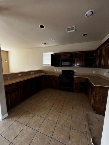 12024 Garden Drive, Oklahoma City, OK 73170