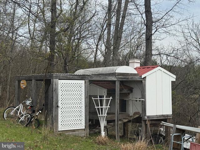 1821 BEARS LOPE LN, Great Cacapon, WV 25422