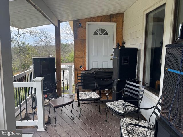 1821 BEARS LOPE LN, Great Cacapon, WV 25422