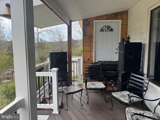 1821 BEARS LOPE LN, Great Cacapon, WV 25422