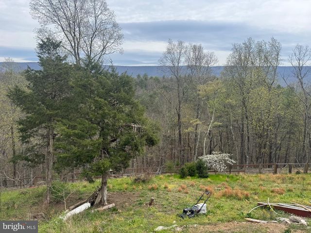 1821 BEARS LOPE LN, Great Cacapon, WV 25422