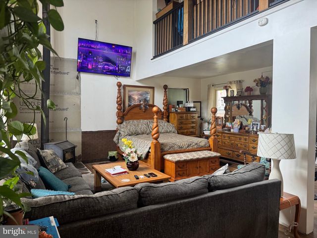 1821 BEARS LOPE LN, Great Cacapon, WV 25422