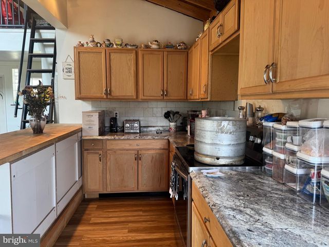 1821 BEARS LOPE LN, Great Cacapon, WV 25422