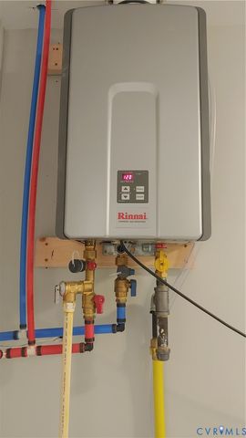 201 Hixson Dr, North Chesterfield, VA 23236