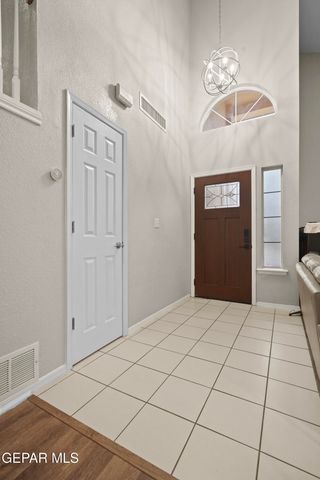 6809 ECHO CLIFFS Drive, El Paso, TX 79912
